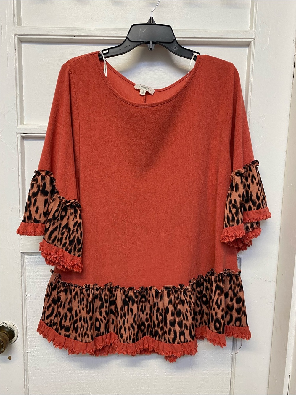Umgee Womens  Cheetah Leopard Print Ruffle Hem fall Top Peach size XL
